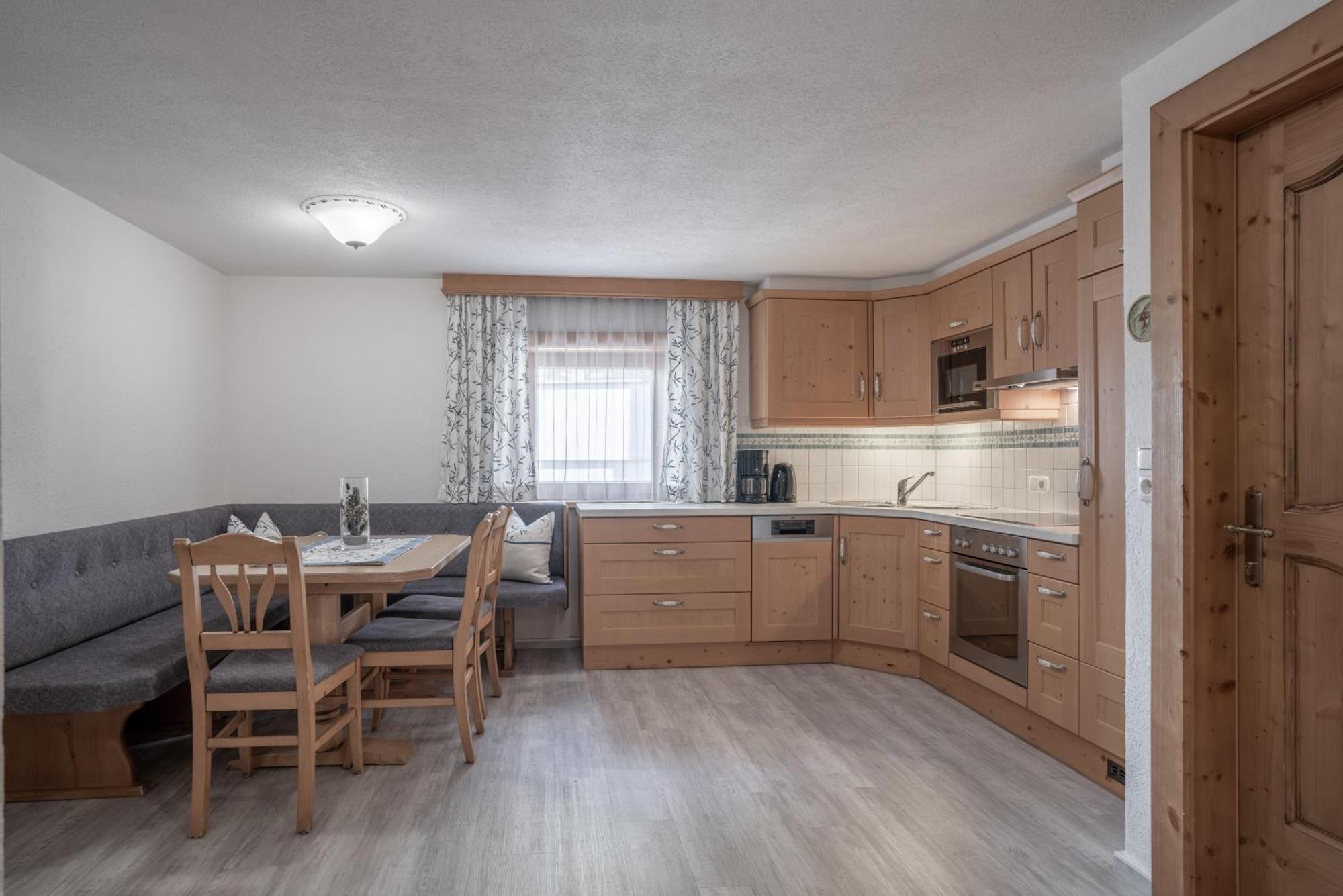 Huber Apartment *